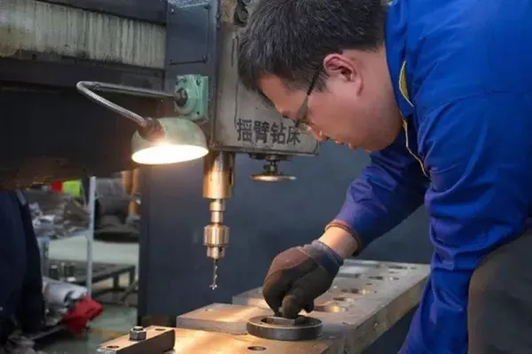 Xưởng vận hành và hiệu chỉnh thiết bị